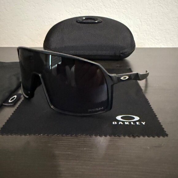 Oakley Other - OO9406  Oakley SUTRO Black Matte Frame Silver Icons